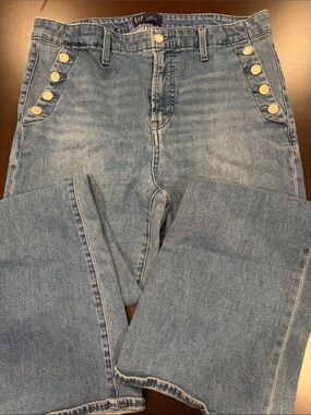GAP Light Blue High-Rise Jeans with Silver Buttons